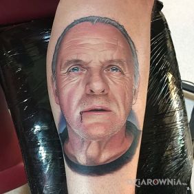 Tatuaż Hannibal na przedramieniu motyw: postacie styl: realistyczne