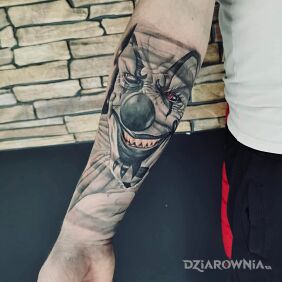 Tatuaż Początek rękawa na przedramieniu motyw: twarze styl: realistyczne
