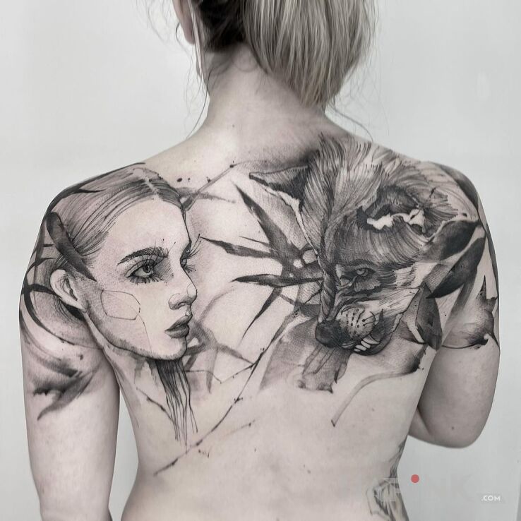 Tattoo Dziewczyna kontra wilk in black and gray motif and realistic style on the back