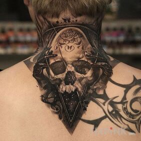 Tattoo Space skull on the back motif: 3D