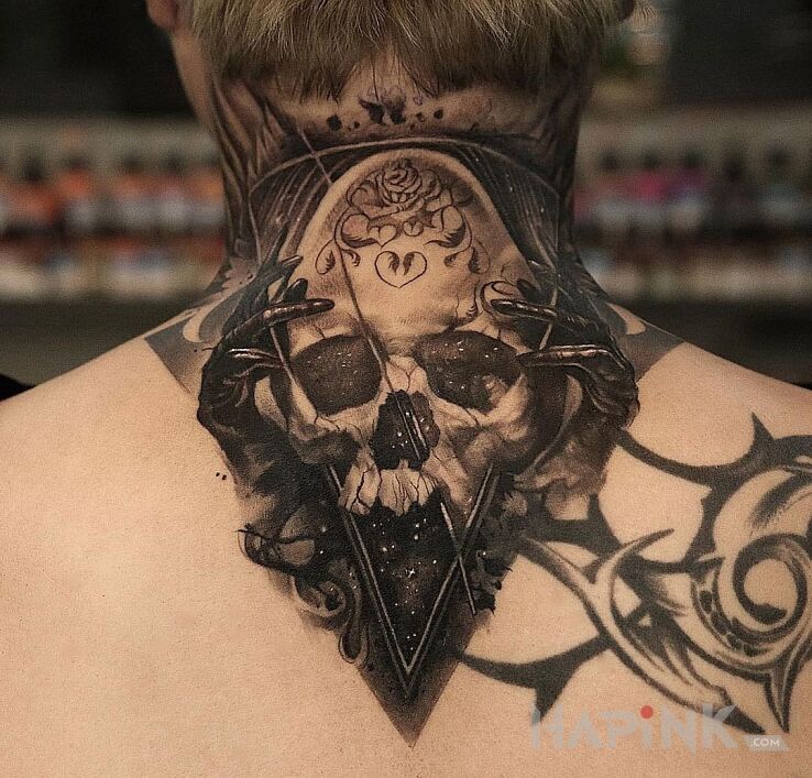 Tattoo Kosmiczna czaszka in 3D motif on the back