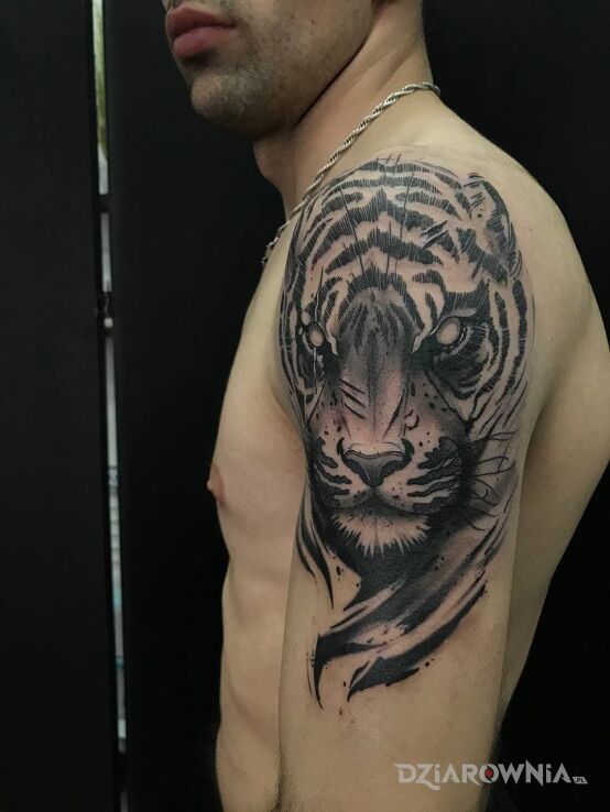 Tatuaż tygrys w motywie zwierzęta i stylu dotwork na plecach