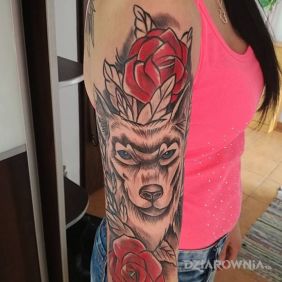 Tatuaż :D na ramieniu motyw: zwierzęta
