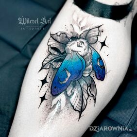 Tatuaż Ćma / Liście / Księżyc na nodze motyw: owady styl: graficzne / ilustracyjne