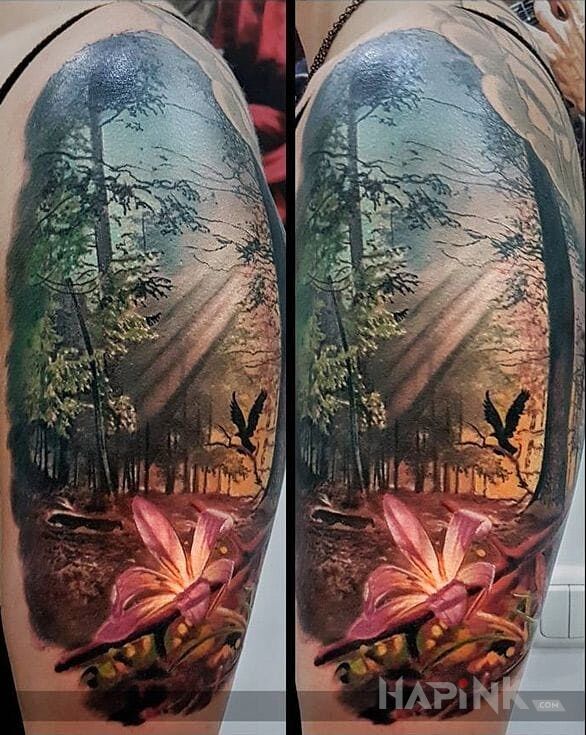 Tattoo Realistyczny las in nature motif and realistic style on the upper arm