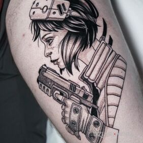 Tatuaż Major Motoko Kusanagi / Ghost in the Shell na udzie motyw: postacie styl: dotwork