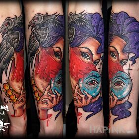 Tattoo Perwork color on the forearm motif: animals