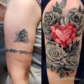 Tatuaż Róże / Diament / Serce / Kwiaty na ramieniu motyw: kolorowe styl: realistyczne