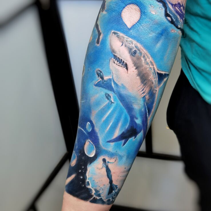 Tatuaż podwodny świat w motywie zwierzęta i stylu realistyczne na ręce