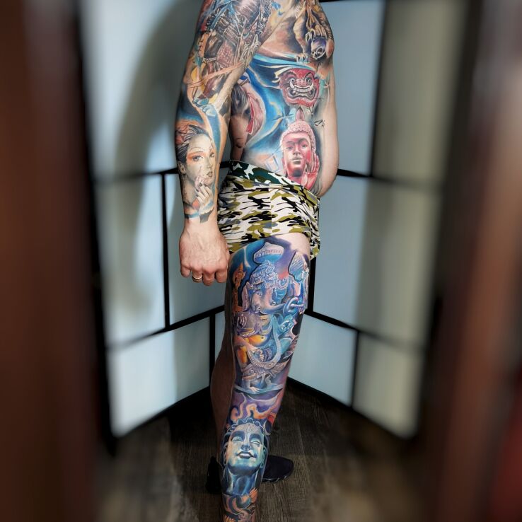Tatuaż duża kompozycja prawa strona ciała w motywie pozostałe i stylu abstrakcyjne na plecach