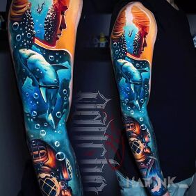 Tattoo Dive into the water on the upper arm motif: faces style: realistic