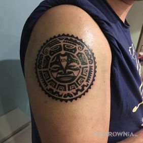 Tatuaż Aztec na ramieniu motyw: indiańskie