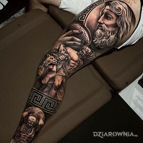 Tatuaż Znane postacie z mitów na nodze motyw: czarno-szare styl: graficzne / ilustracyjne