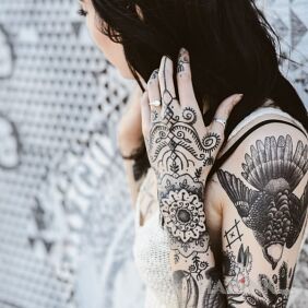 Tattoo Sleeve black and white on the forearm motif: sleeves