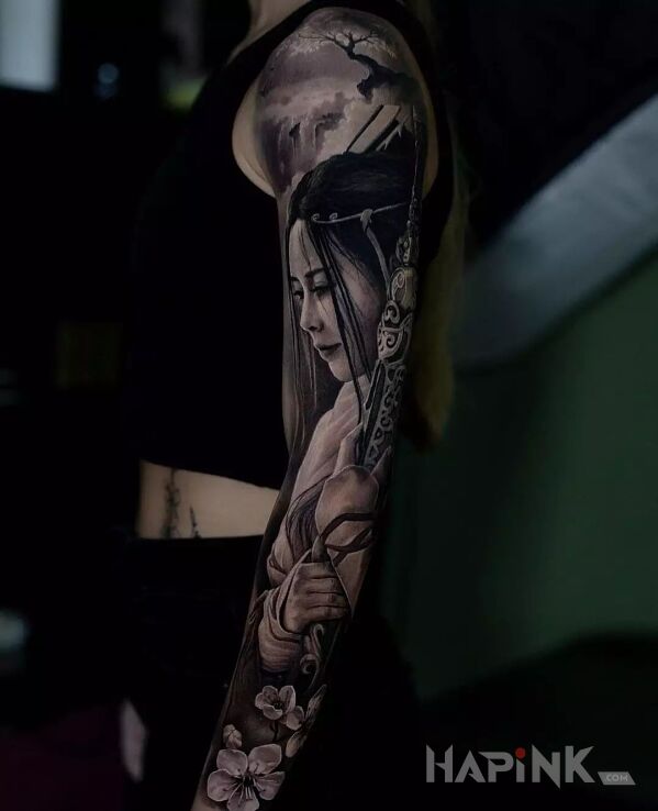 Tattoo Duża Japonka in 3D motif and realistic style on the forearm