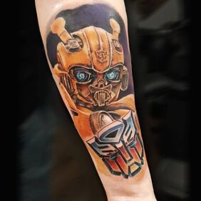 Tattoo Bumblebee on the forearm motif: characters style: realistic