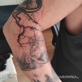 Tatuaż Geografia na przedramieniu motyw: przedmioty styl: graficzne / ilustracyjne