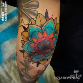 Tatuaż Mandala na ręce motyw: kolorowe styl: neotradycyjne