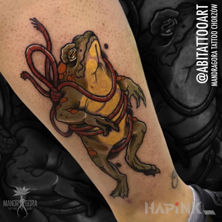 Tattoo Żaba in animals motif and neo-traditional style on the calf