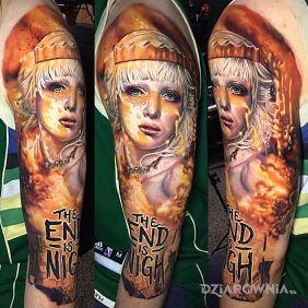 Tatuaż The end is nigh na ramieniu motyw: 3D styl: realistyczne
