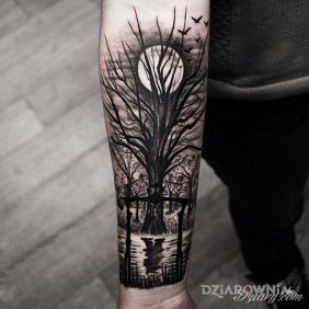 Tatuaż Skonczyłem dzis tatułaż las na przedramieniu motyw: postacie