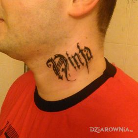 Tatuaż Ninja na szyi motyw: napisy