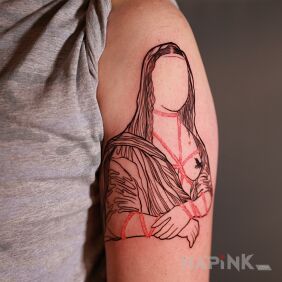 Tattoo Mona Lisa on the upper arm motif: characters style: graphic / illustrative