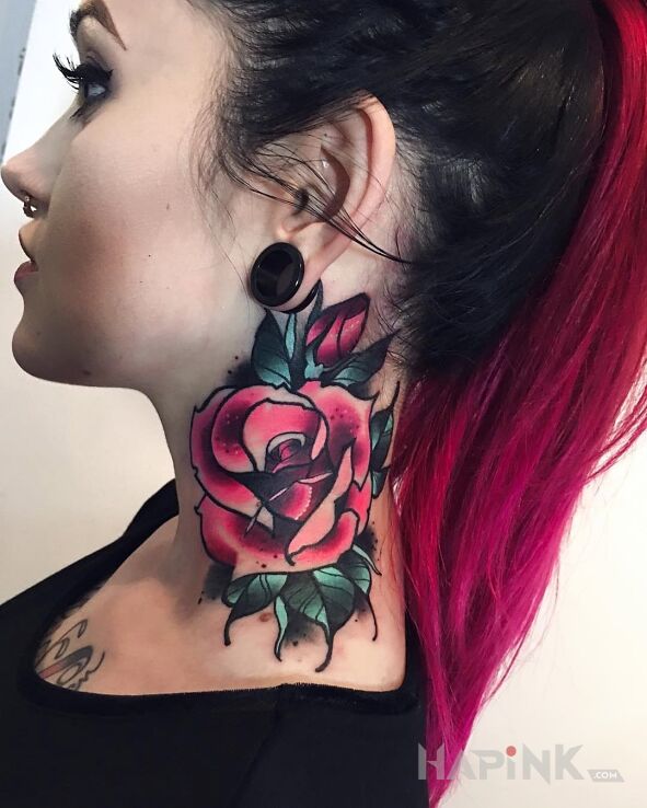 Tattoo Róża na szyi in flowers motif on the neck