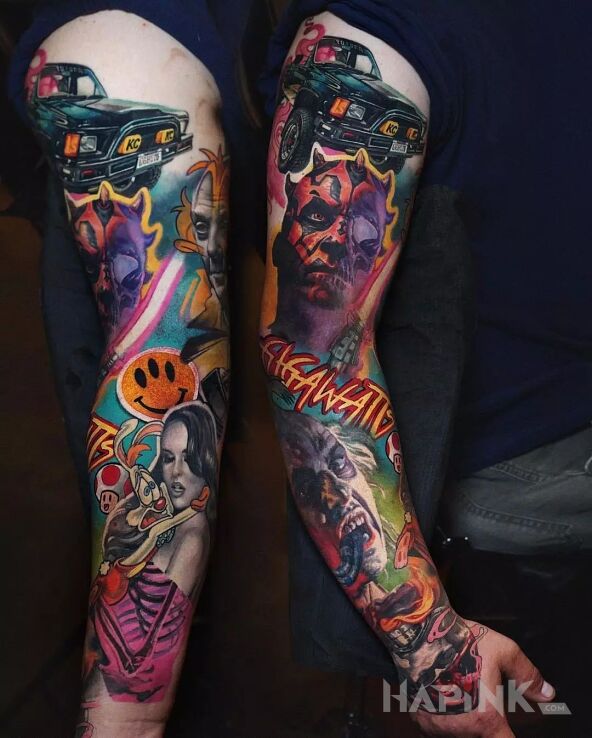 Tattoo Zwariowana mieszanka in characters motif and realistic style on the upper arm