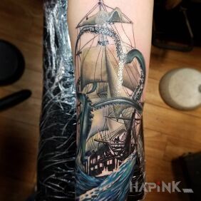 Tattoo Kraken on the forearm motif: 3D style: realistic