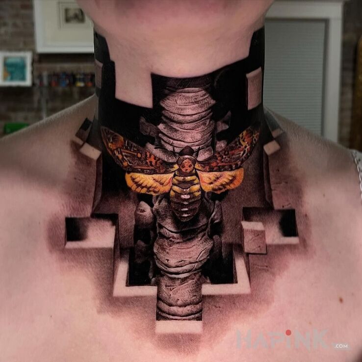 Tattoo Cykada na gardle in colorful motif and realistic style on the neck