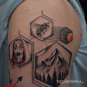 Tatuaż Mój na ramieniu motyw: twarze styl: graficzne / ilustracyjne