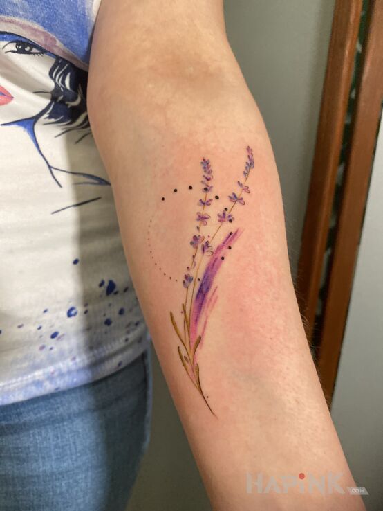 Tattoo Delikatne kwiaty in flowers motif and graphic / illustrative style on the forearm