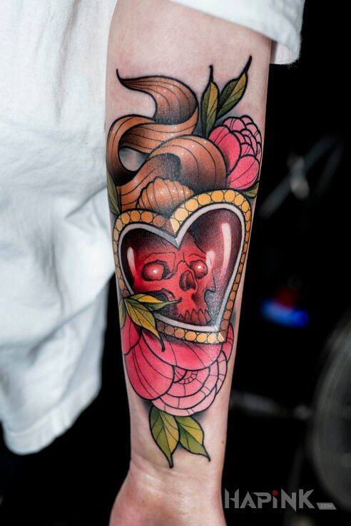 Tattoo Przedramię in colorful motif and neo-traditional style on the forearm