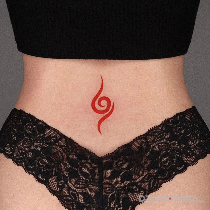 Tatuaż tyci czerwony tribal w motywie pozostałe i stylu tribale na plecach