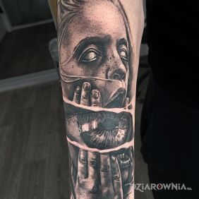 Tatuaż Portret / twarze na przedramieniu motyw: demony styl: realistyczne