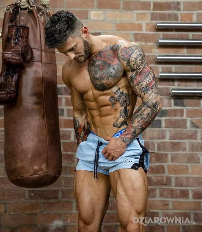 Tatuaż pan bokser w motywie kolorowe i stylu graficzne / ilustracyjne na żebrach