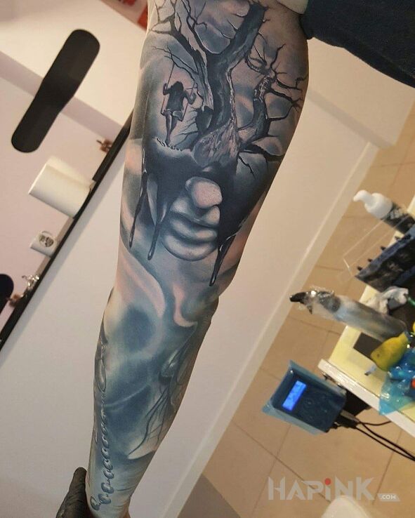 Tattoo Dalsza część rękawa in characters motif on the forearm
