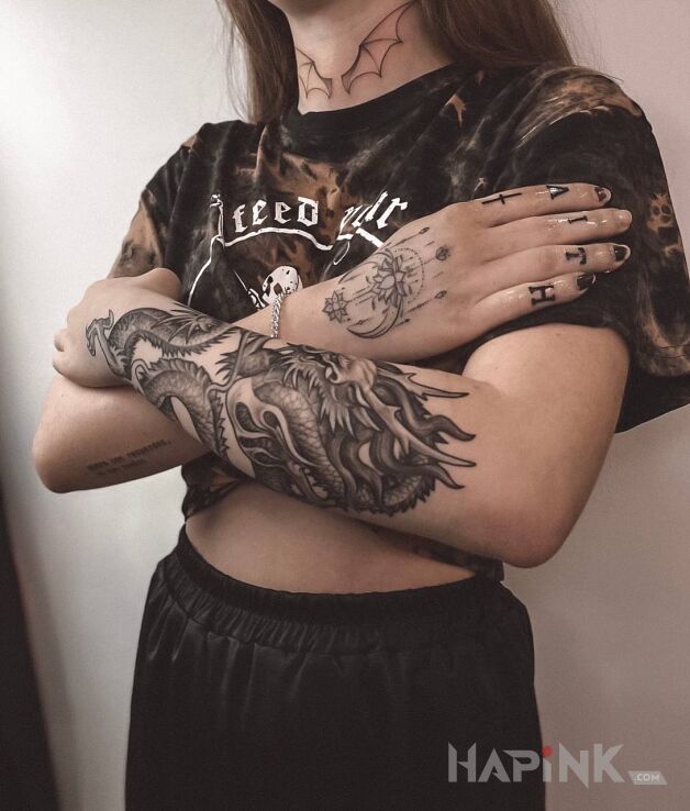 Tattoo Smog in black and gray motif and graphic / illustrative style on the throat