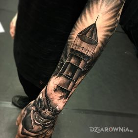 Tatuaż Latarnia na przedramieniu motyw: rękawy styl: realistyczne