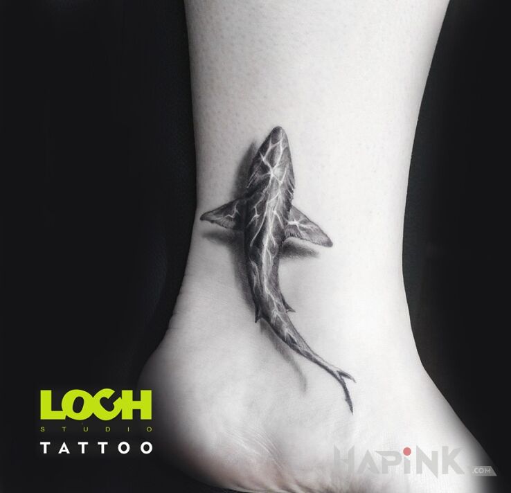 Tattoo Rekin 3d in animals motif and realistic style near the ankle