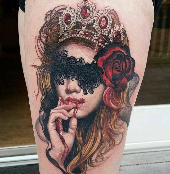 Tatuaż wampirza królowa w motywie 3D i stylu realistyczne na nodze