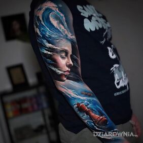 Tatuaż Dziewczyna, która jest na fali na ręce motyw: 3D styl: realistyczne