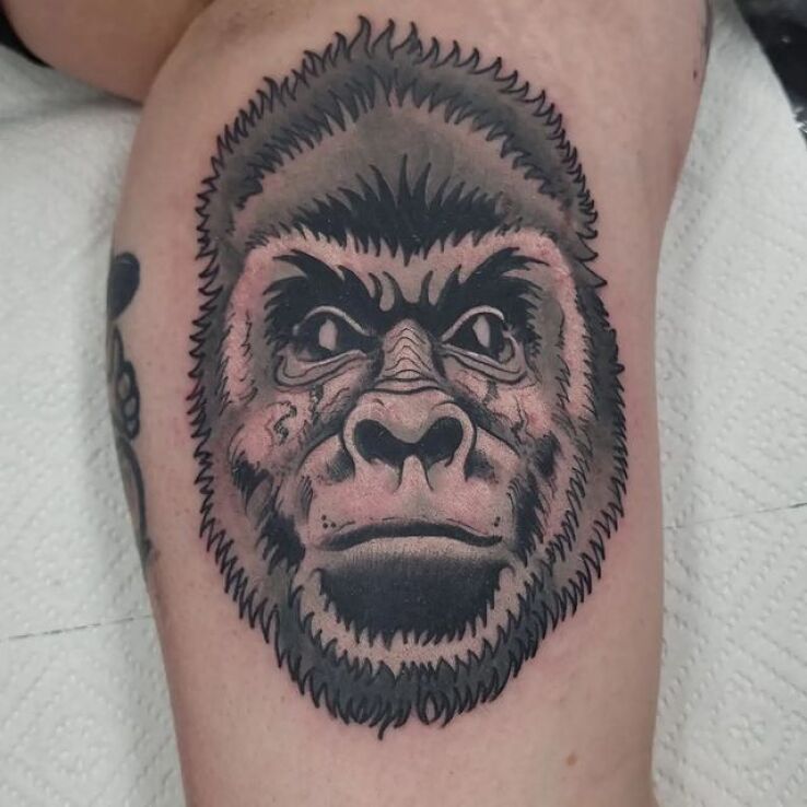 Tatuaż goryl w motywie zwierzęta i stylu kreskówkowe / komiksowe na ręce