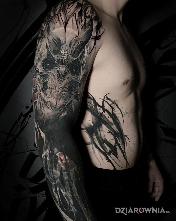 Tatuaż czarne oczy diabła w motywie czarno-szare i stylu realistyczne na ręce