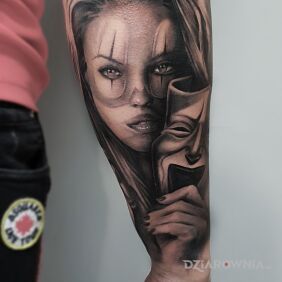 Tatuaż PORTRET na ręce motyw: twarze styl: realistyczne
