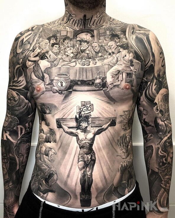 Tattoo Święty Goku in manga / anime motif and graphic / illustrative style on the chest