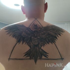 Tattoo Eagle on the back motif: black and gray style: realistic