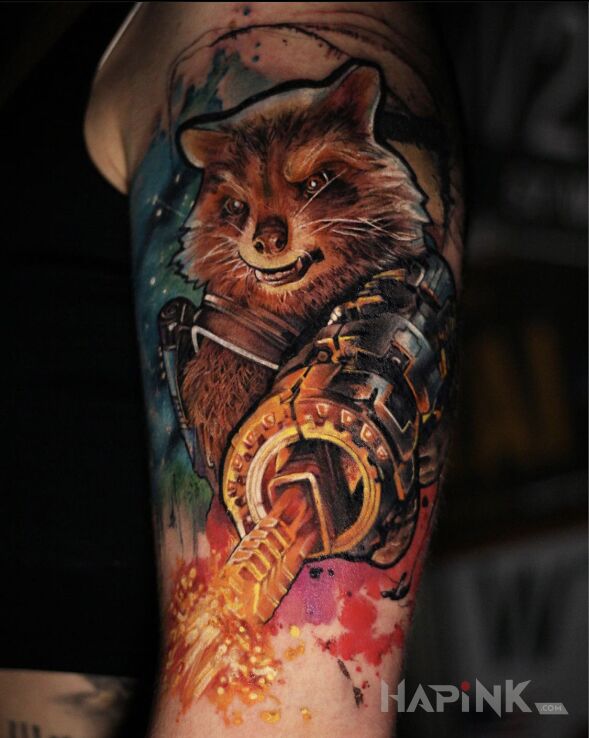 Tattoo @davincisfox Tatuaż Marvel in characters motif and realistic style on the upper arm