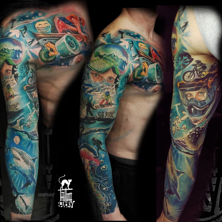 Tatuaż rękaw sportowy morski w motywie anatomiczne i stylu surrealistyczne na obojczyku